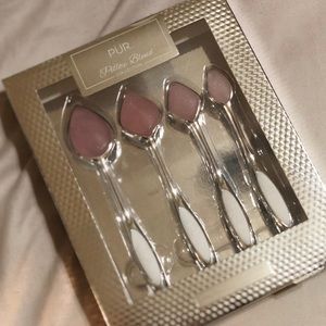 PUR Pillow Blend Collection Brushes